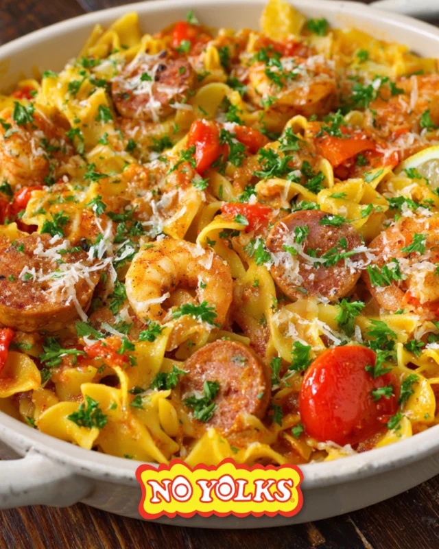 A twist on classic paella with shrimp, chorizo, and vegetables layered with No Yolks Noodles for a flavorful baked casserole. 🍤🫑 Link in bio for recipe details.